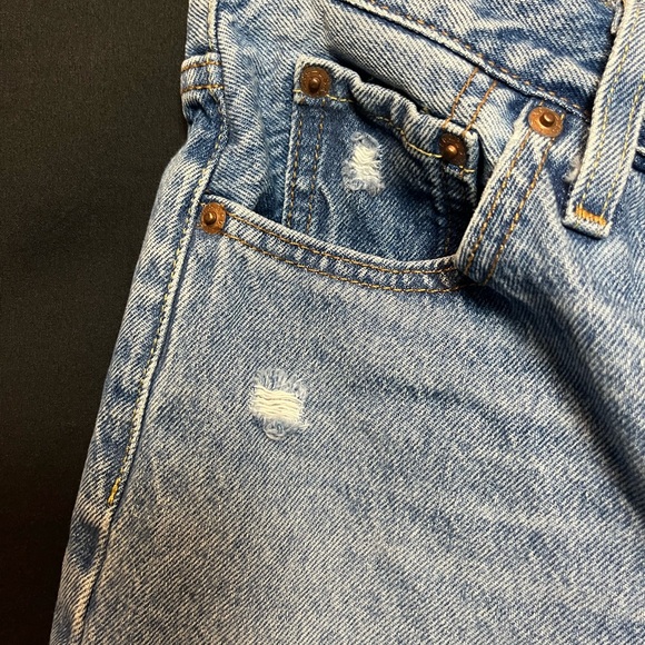 Levi's Distressed 501 Women Button-fly Jean Shorts - Picture 8 of 9